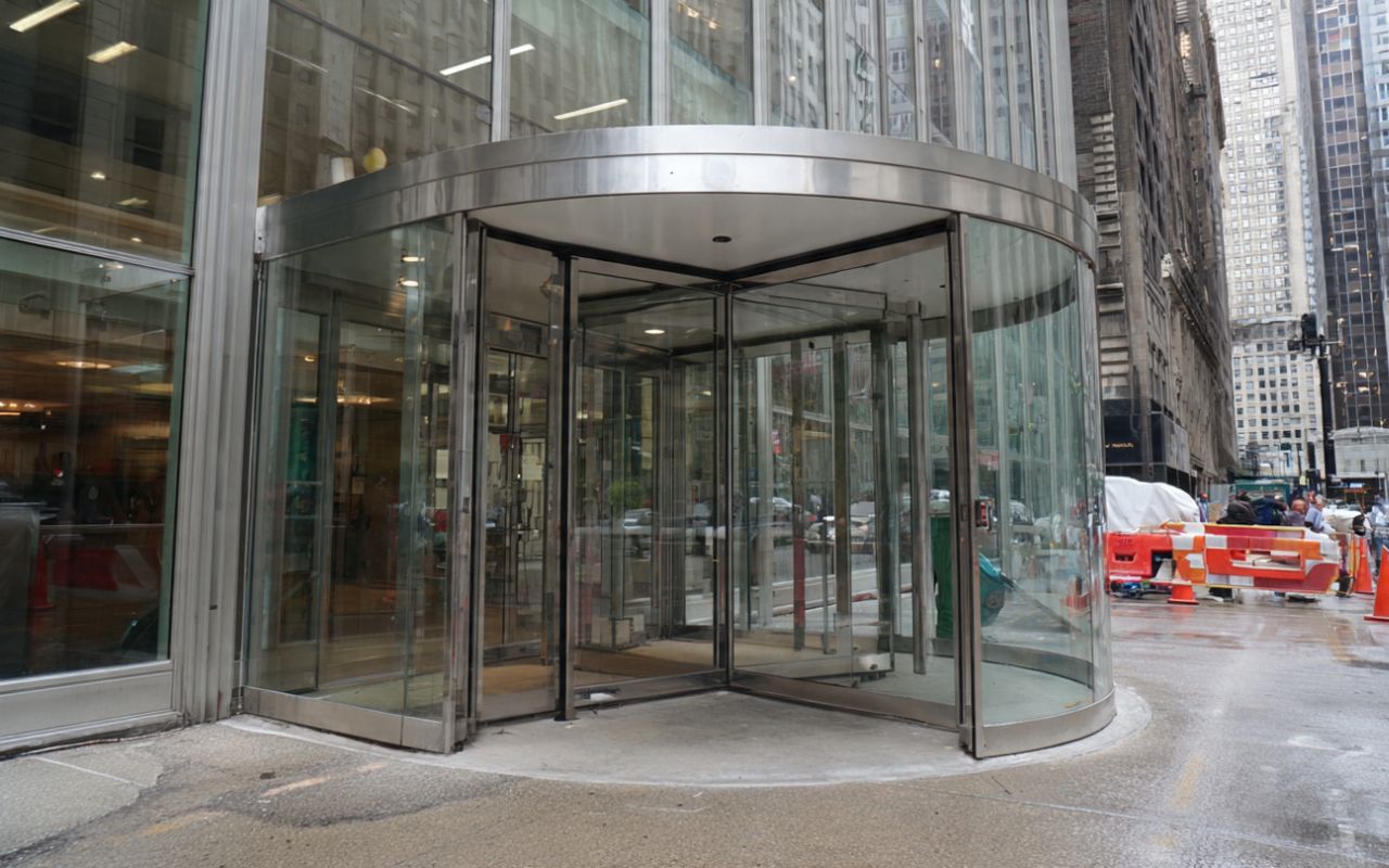 Revolving door repair for Chicago lobby entrance service