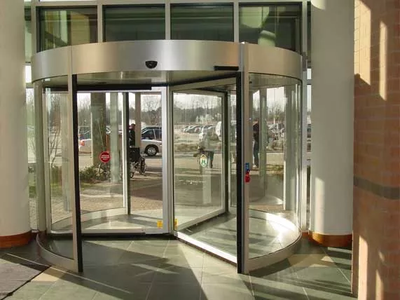 revolving door chicago